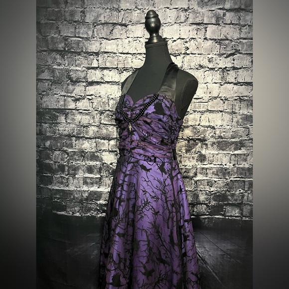 Hell Bunny Dress - Picture 7 of 9